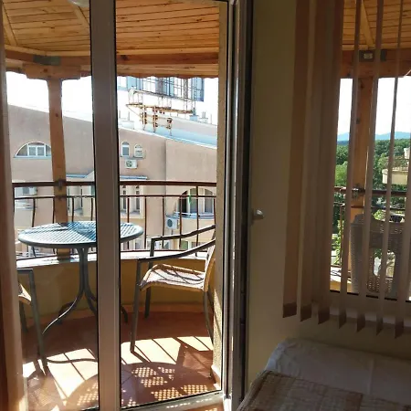 Guest house Yug Primorsko